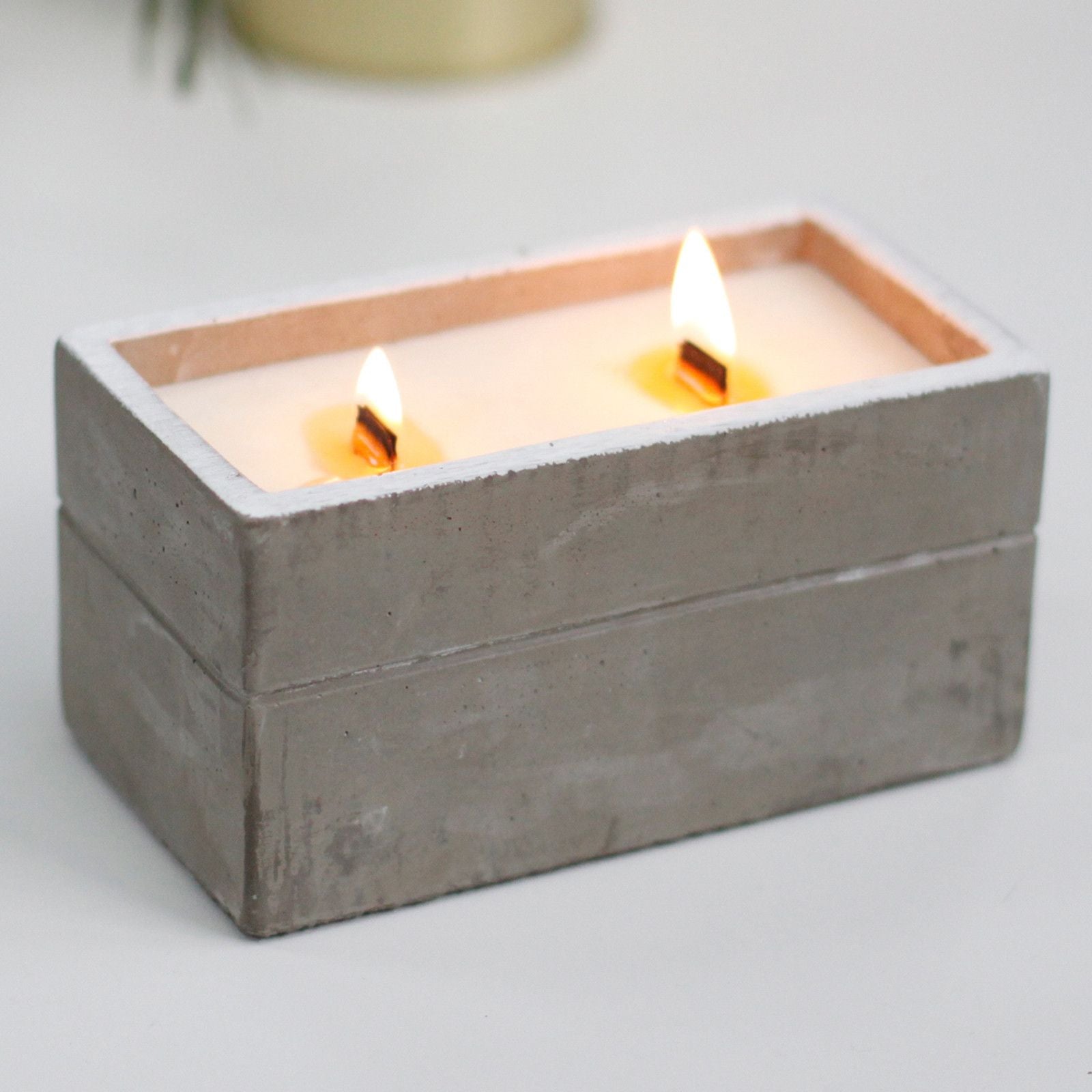 Concrete Wood Wick Candle – Clove & Dark Sandalwood (Large)