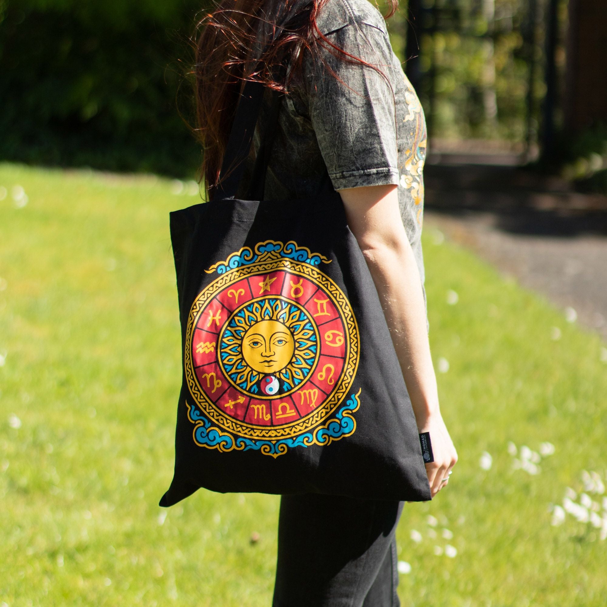 Nomad Sari Iconic Classic Tote Bag - Zodiac Sun - Black 6oz