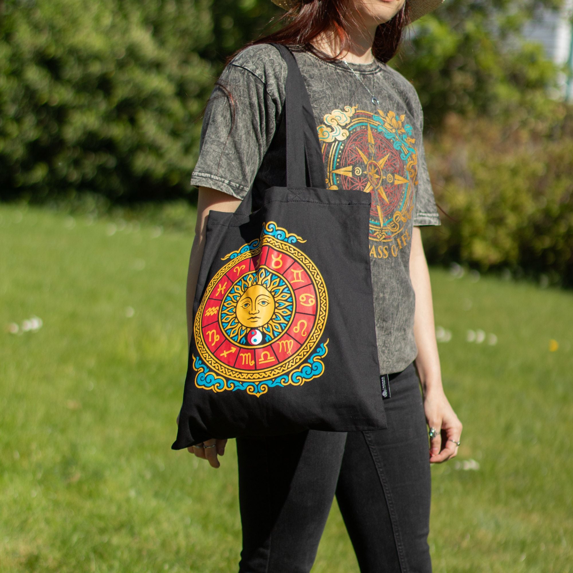 Nomad Sari Iconic Classic Tote Bag - Zodiac Sun - Black 6oz