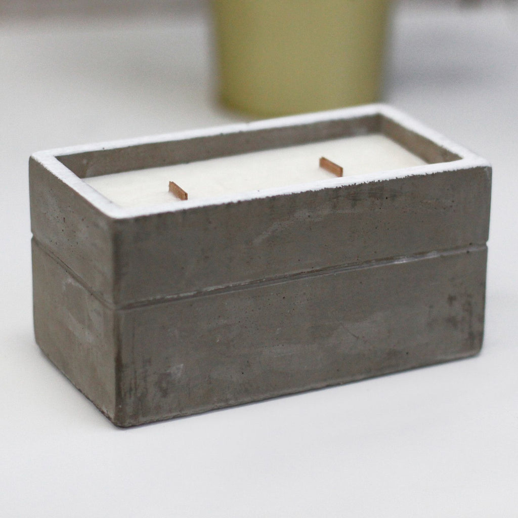 Concrete Wood Wick Candle – Clove & Dark Sandalwood (Large)