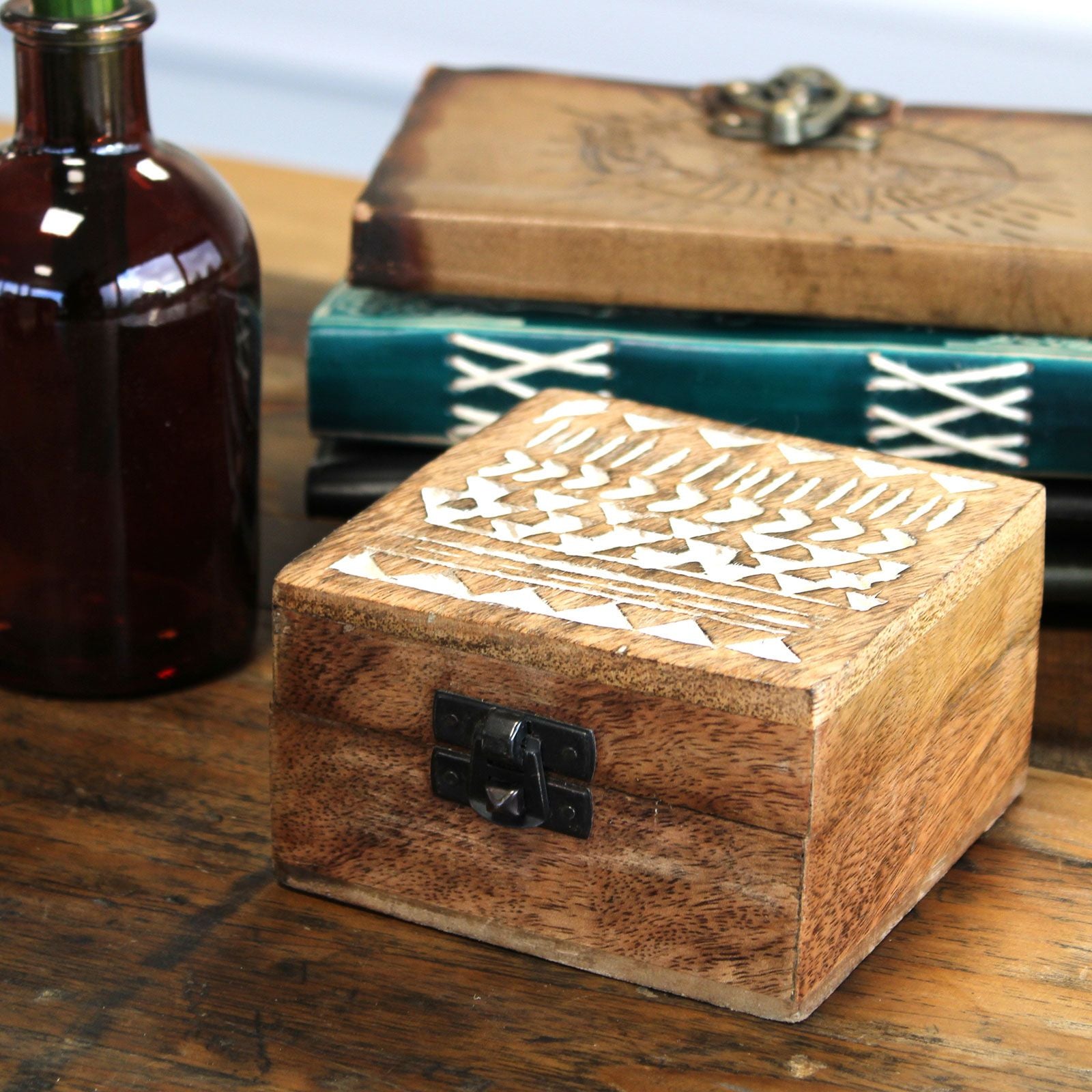White Washed Wooden Box – 4x4 Aztec Design