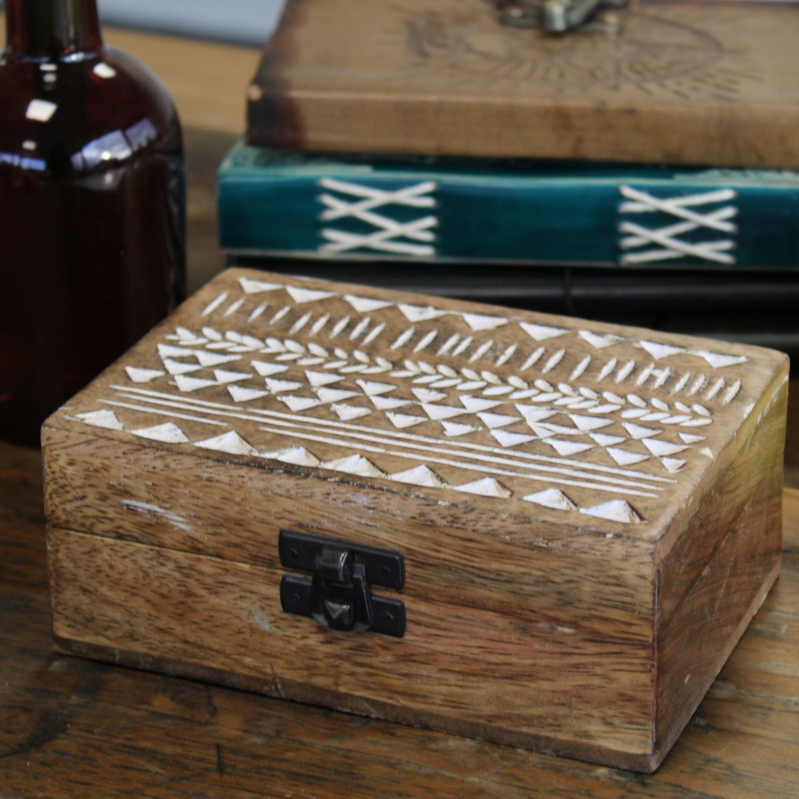 White Washed Wooden Box – 6x4 Aztec Design