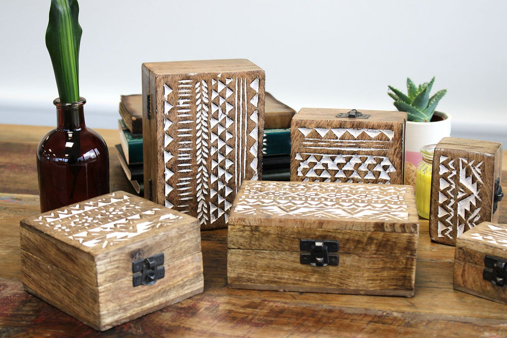 White Washed Wooden Box – 6x4 Aztec Design
