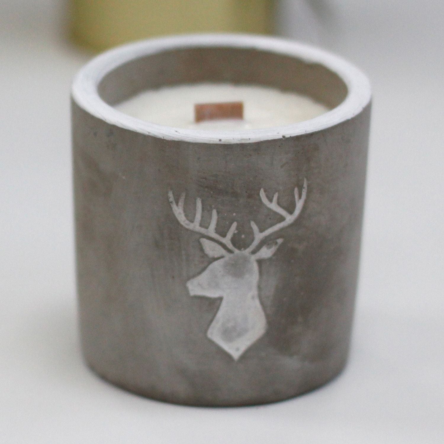 Concrete Wood Wick Candle – Whiskey & Woodsmoke (Medium)
